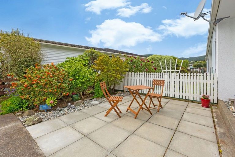 Photo of property in 1/13 Luckie Street, Tawa, Wellington, 5028