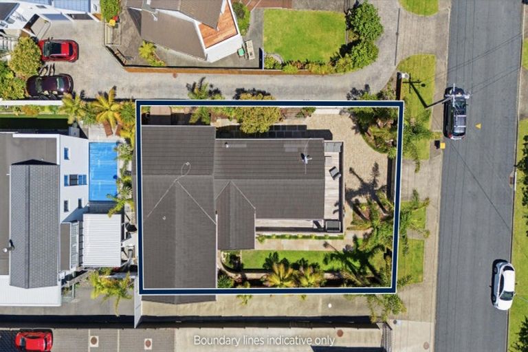 Photo of property in 31 Beechwood Road, Rothesay Bay, Auckland, 0630