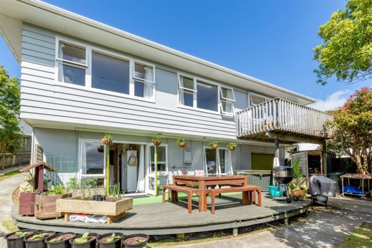 Photo of property in 18 Glenamoy Crescent, Johnsonville, Wellington, 6037