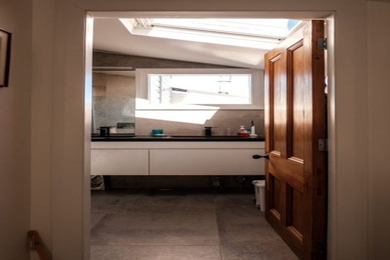 Photo of property in 32 Talavera Terrace, Kelburn, Wellington, 6012