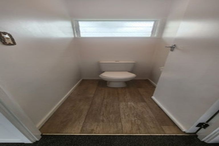 Photo of property in 2/31 Beatrice Avenue, Hillcrest, Auckland, 0627