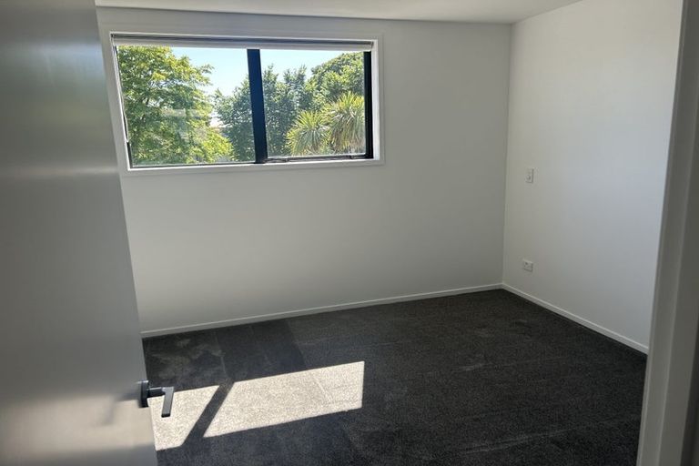 Photo of property in 2/1 Matata Place, Dallington, Christchurch, 8061