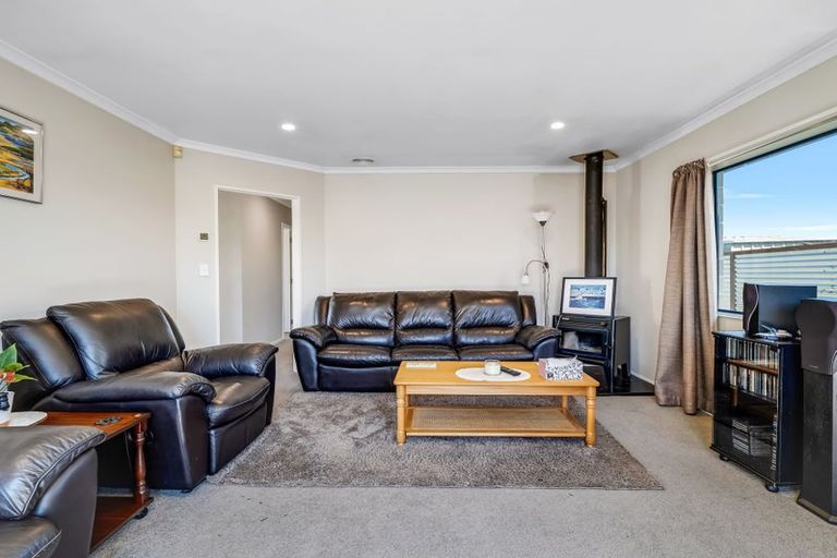 Photo of property in 32 Somerset Crescent, Highbury, Palmerston North, 4412
