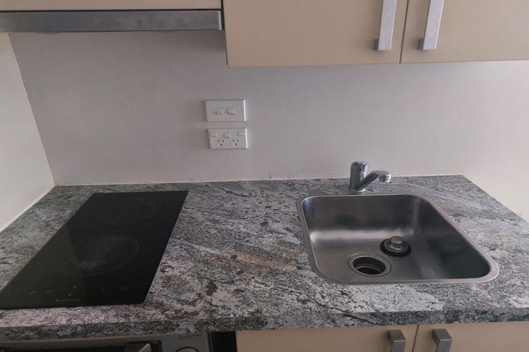 Photo of property in Dual Apartments, 108/142 Vivian Street, Te Aro, Wellington, 6011