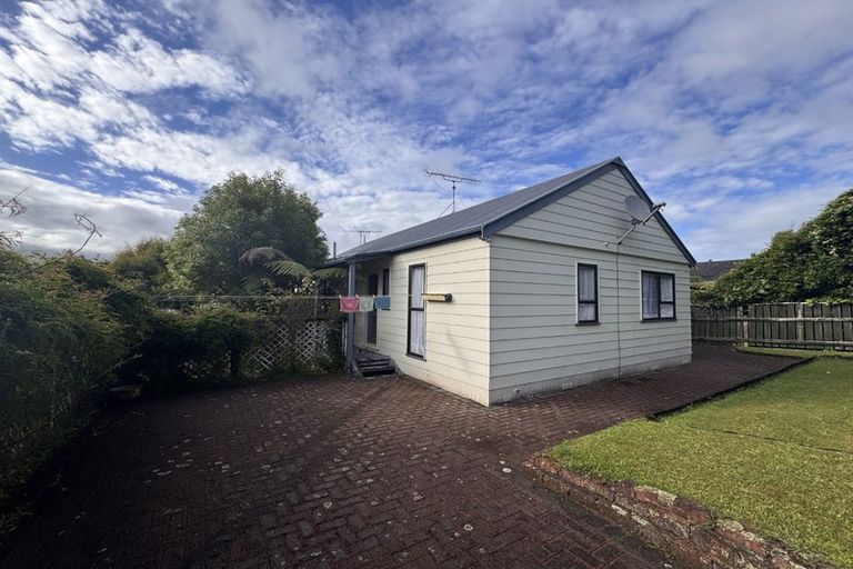 Photo of property in 21 Hartford Crescent, Totara Park, Upper Hutt, 5018
