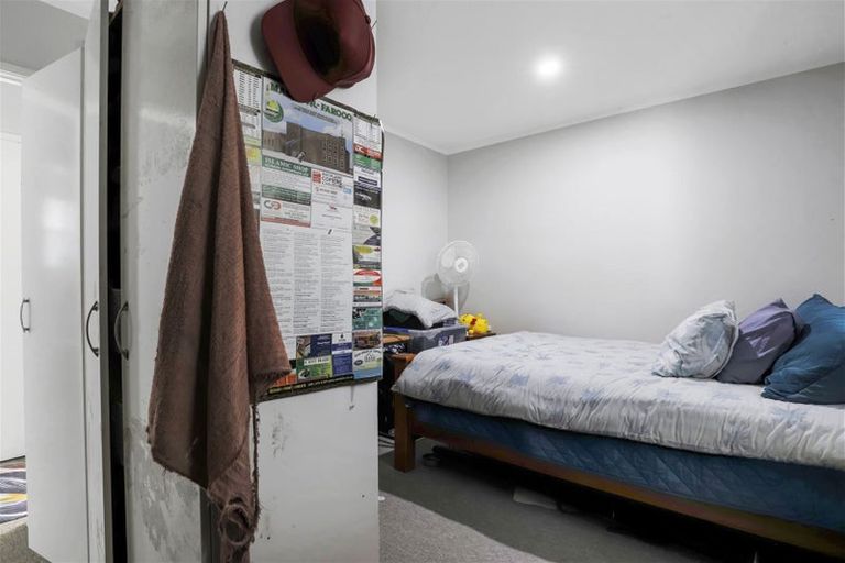 Photo of property in 311 Roscommon Road, Clendon Park, Auckland, 2103