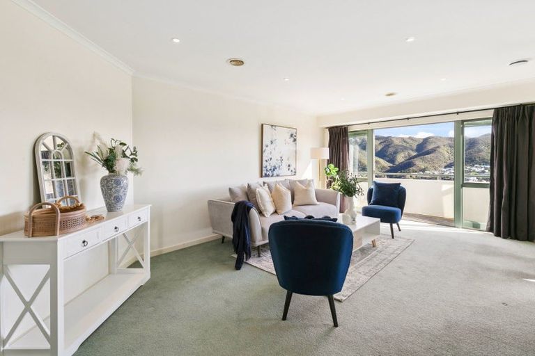 Photo of property in 1 Becker Way, Karori, Wellington, 6012