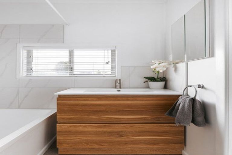 Photo of property in 1 Kowai Grove, Omokoroa, 3114