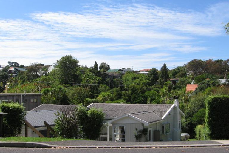 Photo of property in 6 Gray Crescent, Torbay, Auckland, 0630
