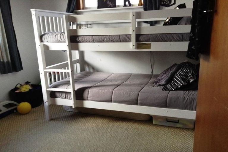 Photo of property in 1 Kauri Street, Levin, 5510