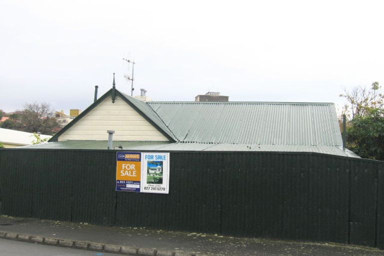 Photo of property in 6 Enfield Road, Hospital Hill, Napier, 4110