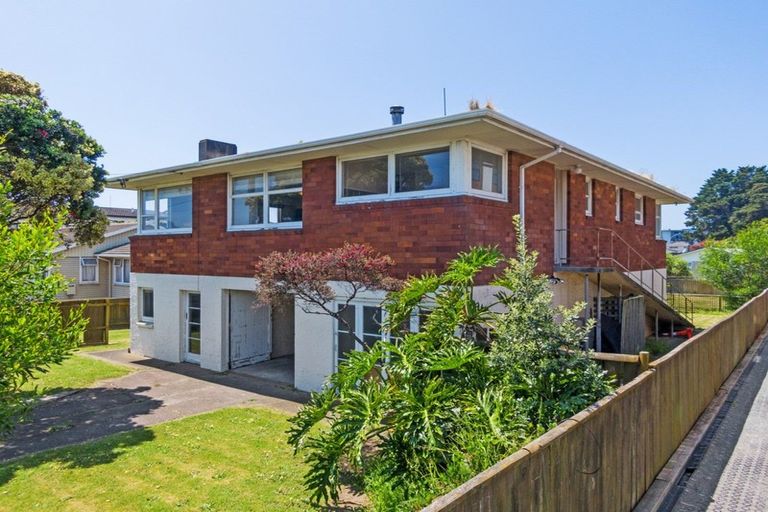 Photo of property in 61 Tawa Street, Mount Maunganui, 3116