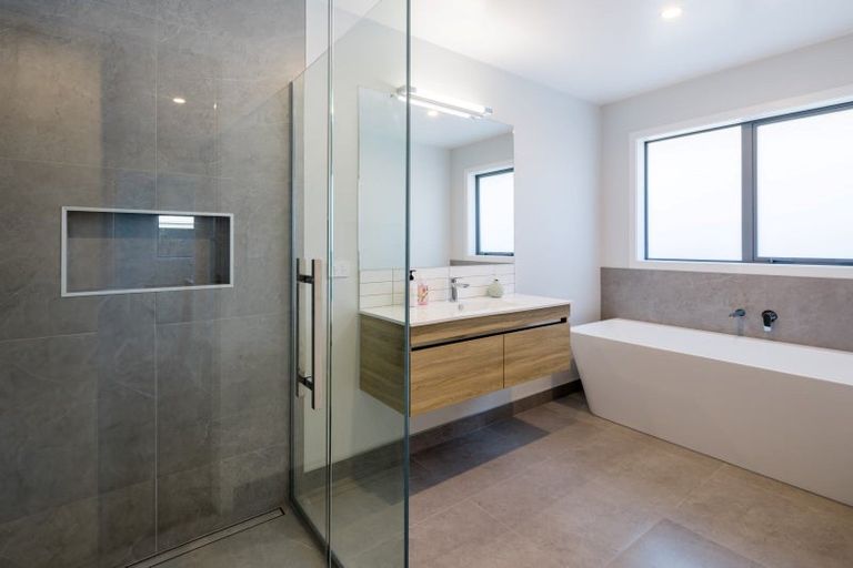 Photo of property in 27c Isobel Hodgson Drive, Cambridge, 3434