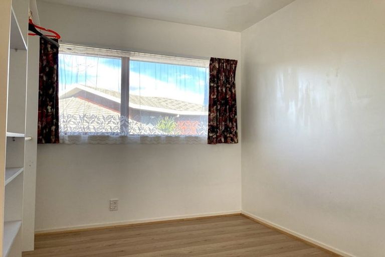 Photo of property in 30 Vintage Drive, Henderson, Auckland, 0612