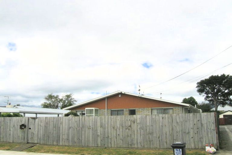 Photo of property in 2/42 Ebdentown Street, Ebdentown, Upper Hutt, 5018