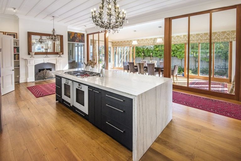 Photo of property in 12 Jubilee Avenue, Devonport, Auckland, 0624