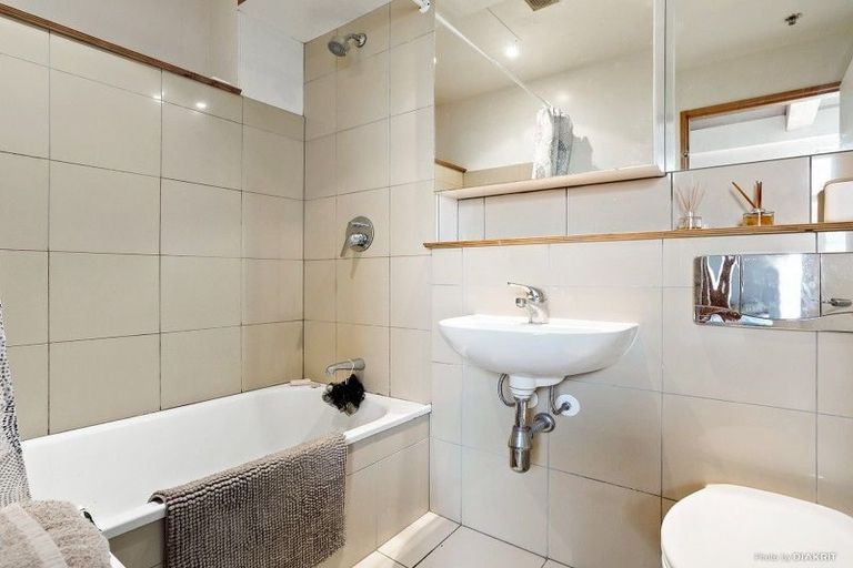 Photo of property in First House Apartments, 2/4 Frederick Street, Te Aro, Wellington, 6011