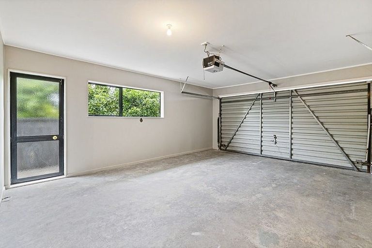 Photo of property in 15a Edward Avenue, Orewa, 0931