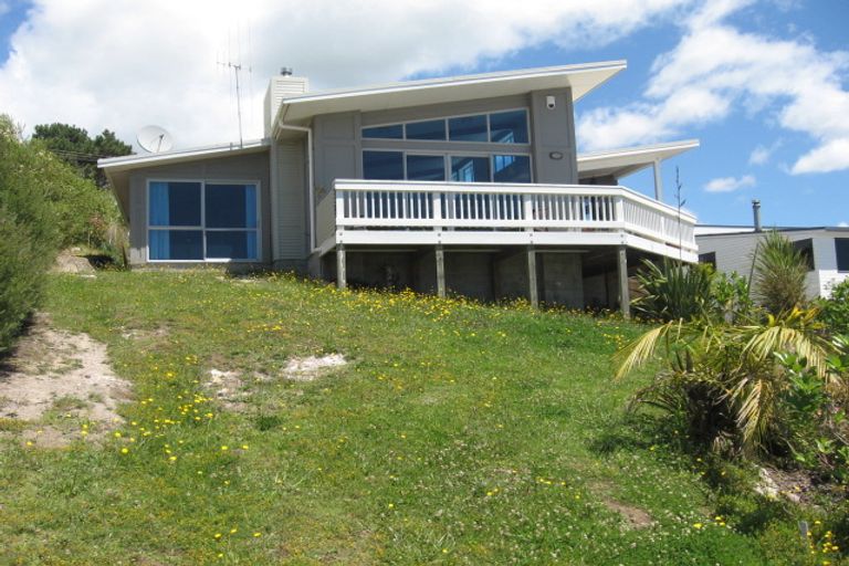 Photo of property in 15 Dudley Crescent, Cable Bay, 0420
