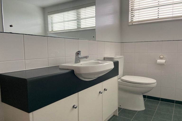 Photo of property in 1/17 Hart Road, Hauraki, Auckland, 0622