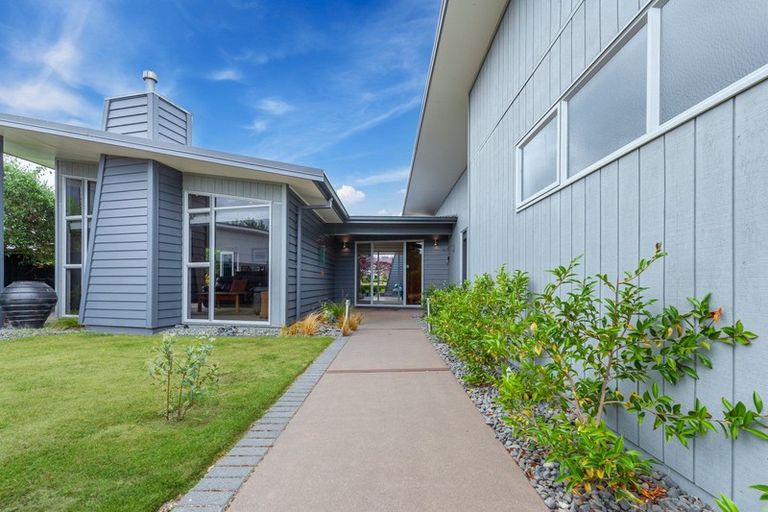 Photo of property in 22 Okaia Drive, Kinloch, Taupo, 3377
