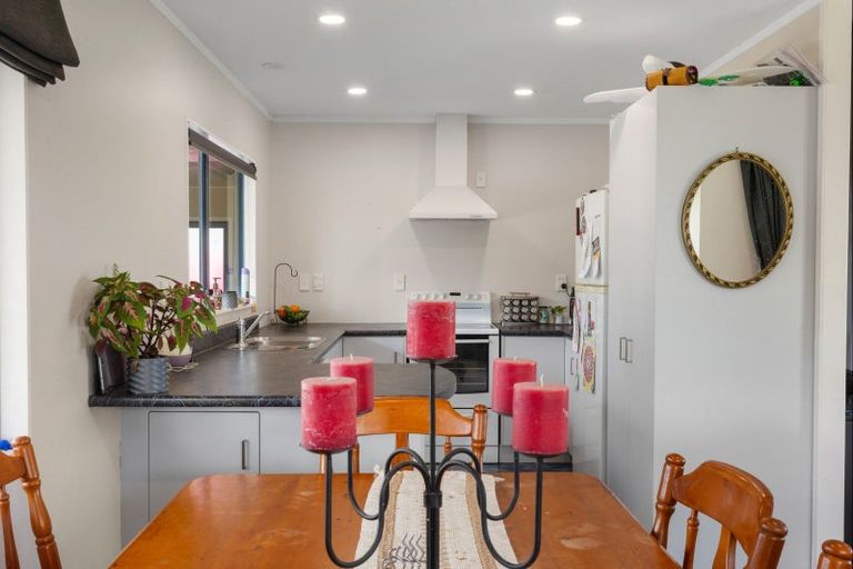 Photo of property in 2 Wallace Loop Road, Koputaroa, Levin, 5571