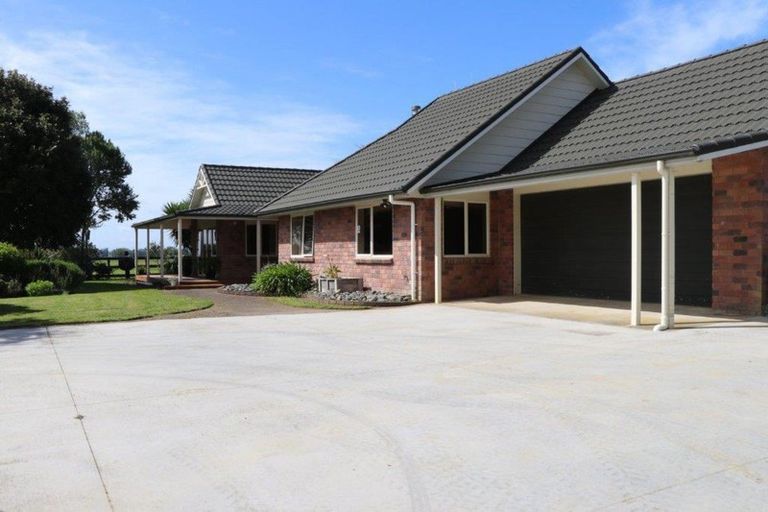 Photo of property in 99 Robson Road, Ngahinapouri, Hamilton, 3290