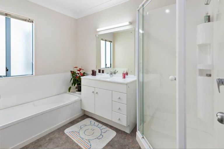 Photo of property in 2/840 Whangaparaoa Road, Manly, Whangaparaoa, 0930