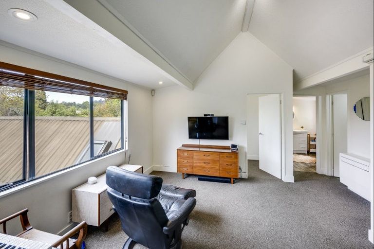 Photo of property in 5a Tauroa Road, Havelock North, 4130