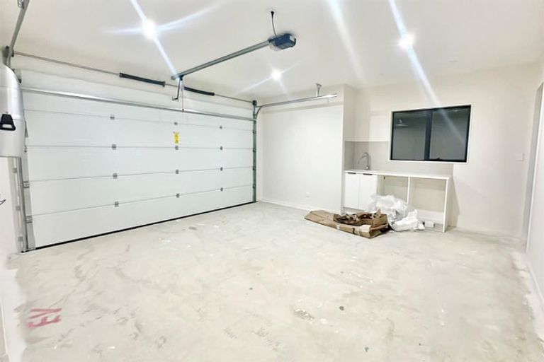 Photo of property in 18 Frazen Avenue, Papakura, 2110