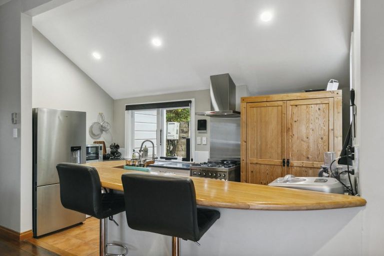 Photo of property in 67 Garden Road, Northland, Wellington, 6012