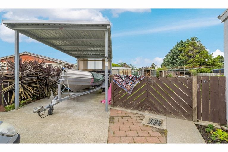 Photo of property in 70 Hunter Street, Edendale, 9825