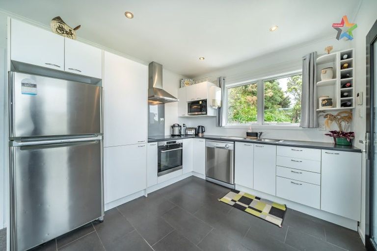 Photo of property in 27a Cypress Drive, Maungaraki, Lower Hutt, 5010