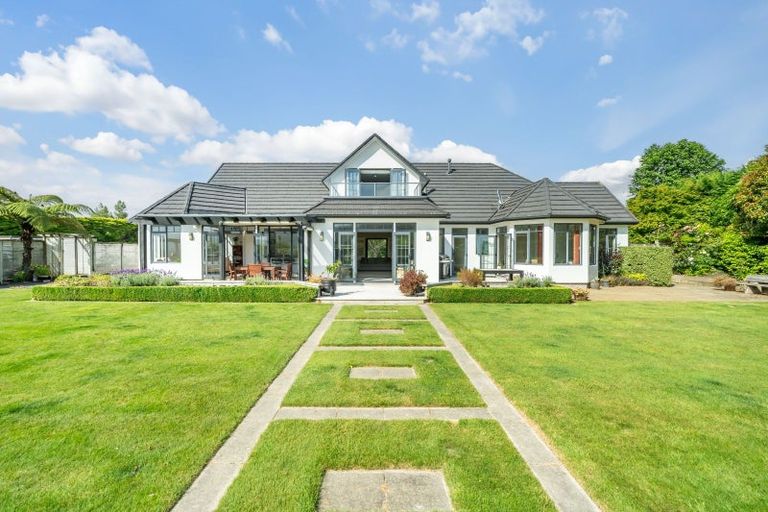 Photo of property in 30 Emerald Hill Drive, Birchville, Upper Hutt, 5018