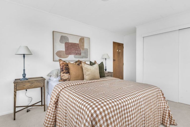 Photo of property in 3b Hunter Place, Merrilands, New Plymouth, 4312