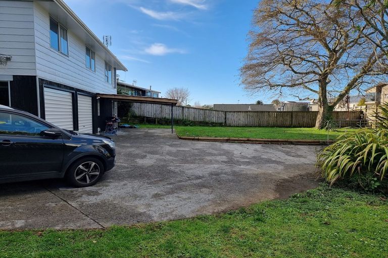 Photo of property in 73 Heta Road, Highlands Park, New Plymouth, 4312