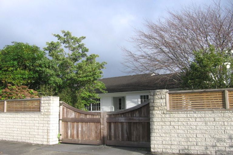 Photo of property in 21 Hautana Square, Woburn, Lower Hutt, 5010