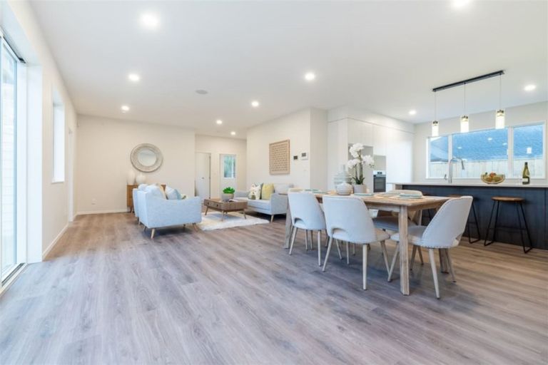 Photo of property in 17 Jeroboam Loop, Kumeu, 0810