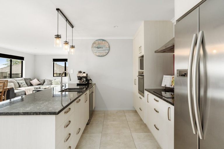 Photo of property in 8 Godwit Lane, Welcome Bay, Tauranga, 3112