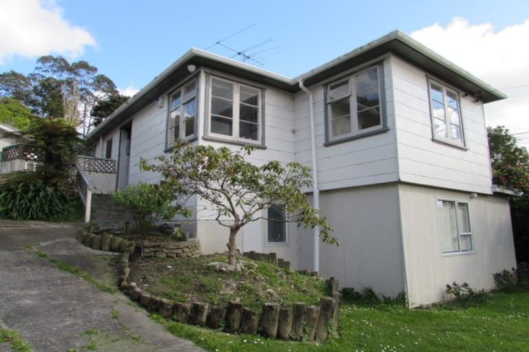 Photo of property in 19 Speargrass Grove, Timberlea, Upper Hutt, 5018