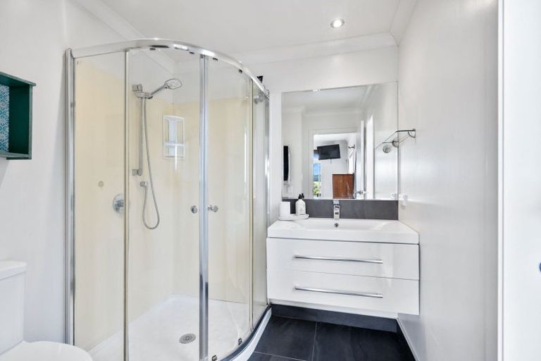 Photo of property in 442 Whananaki Road North, Opuawhanga, Hikurangi, 0181