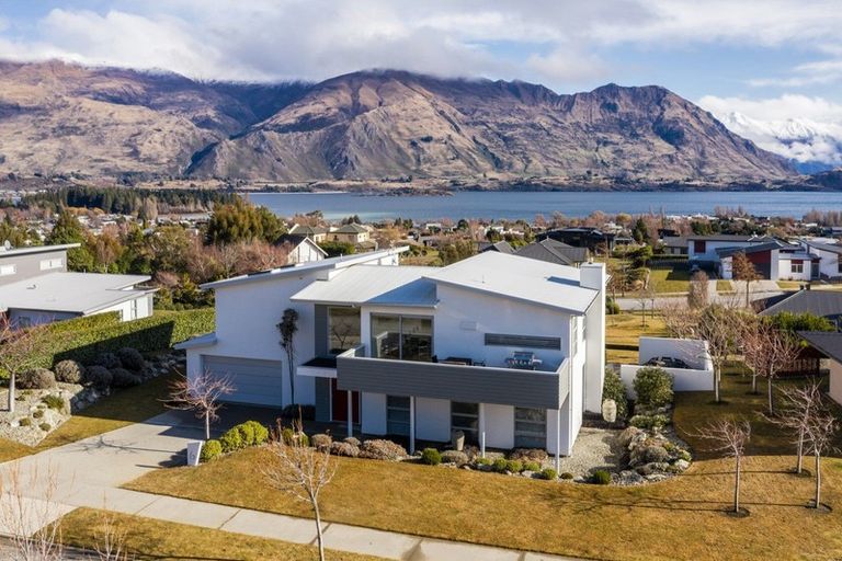 Photo of property in 6 Clearview Street, Wanaka, 9305