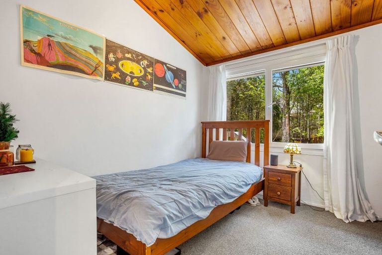 Photo of property in 1/6a Sunnynook Road, Sunnynook, Auckland, 0620