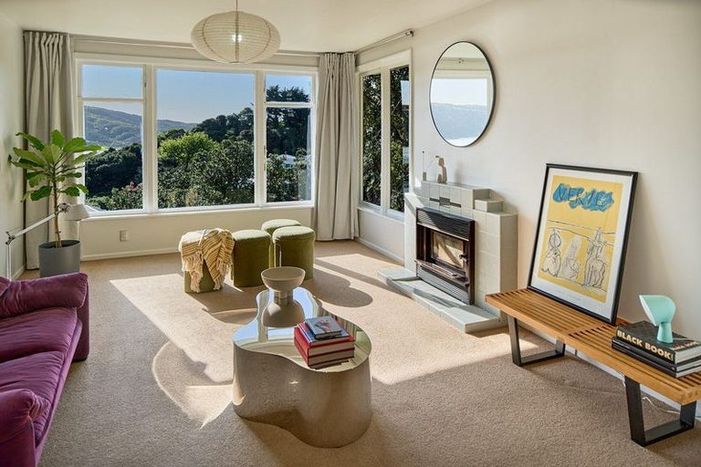 Photo of property in 20 Kiriwai Road, Paremata, Porirua, 5024