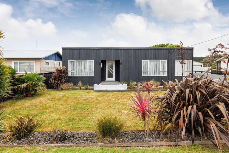 Photo of property in 55 Seabury Avenue, Foxton Beach, Foxton, 4815