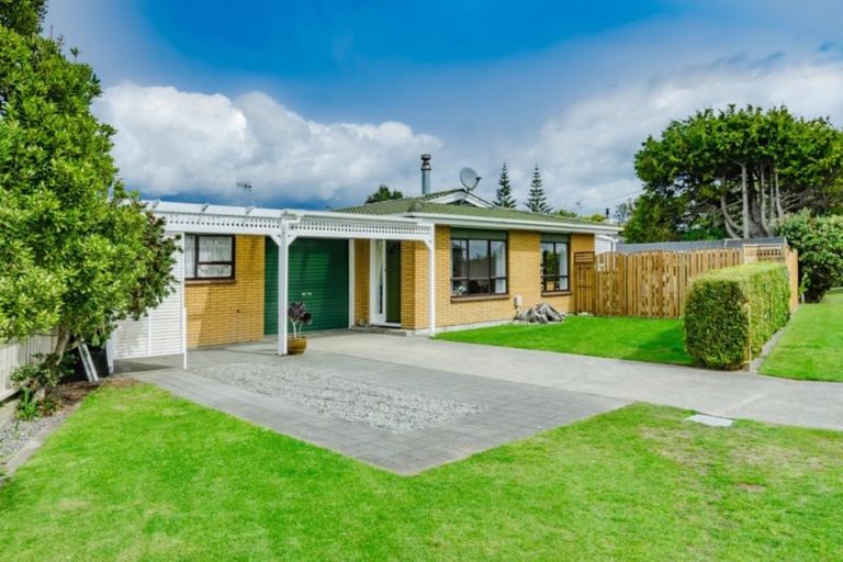 Photo of property in 8a Makora Road, Otaihanga, Paraparaumu, 5036