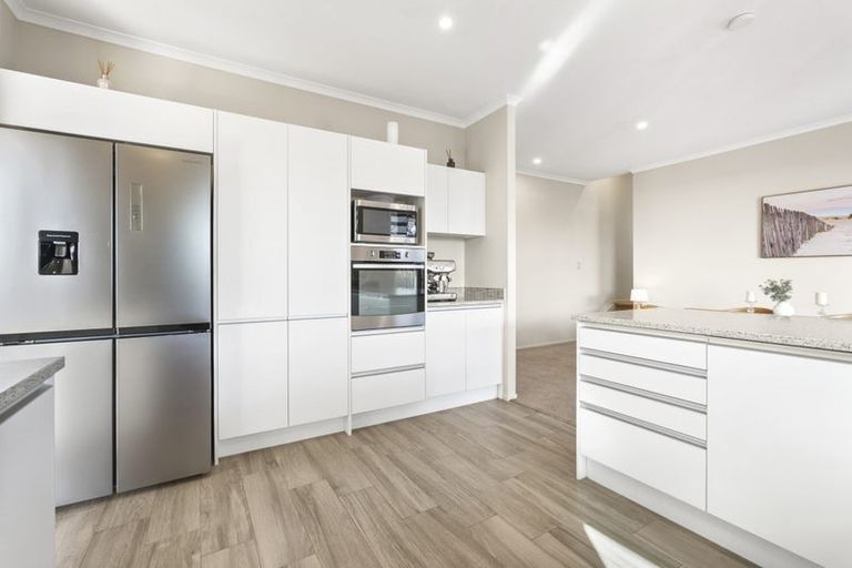 Photo of property in 2 Makaka Lane, Silverdale, 0932