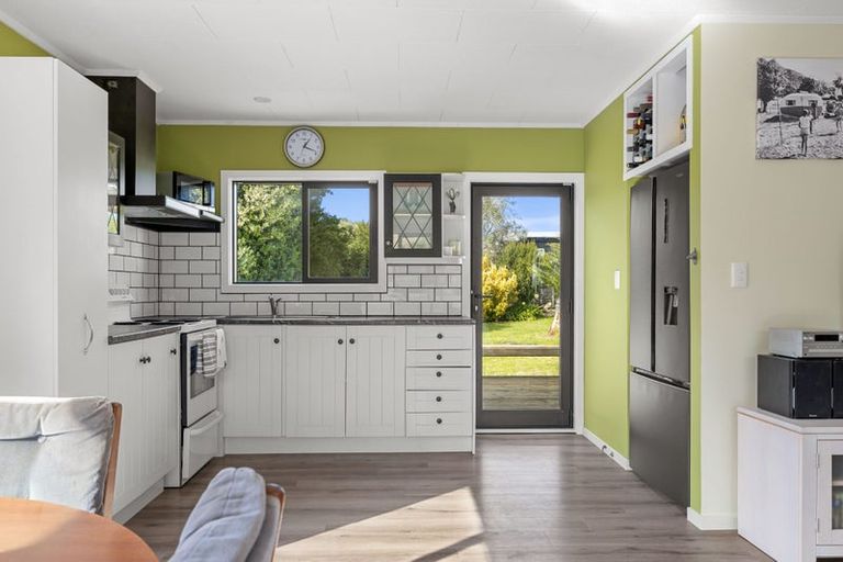 Photo of property in 33 Pinedale Crescent, Riversdale Beach, Masterton, 5872