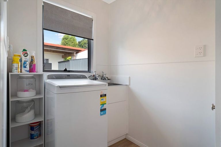 Photo of property in 7 Kotinga Avenue, Glen Eden, Auckland, 0602