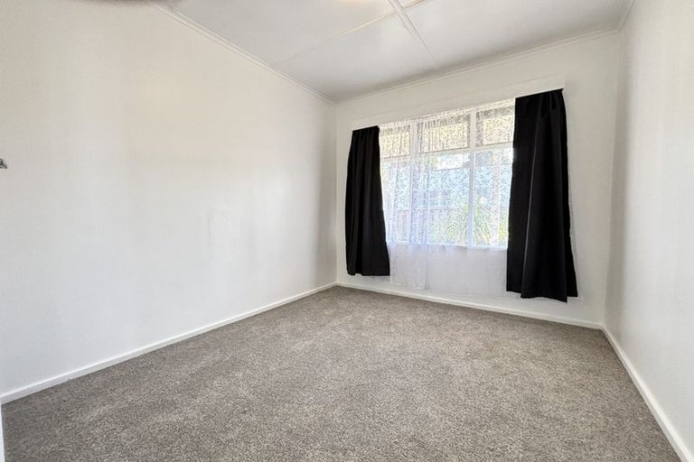 Photo of property in 17 Cambridge Terrace, Papatoetoe, Auckland, 2025